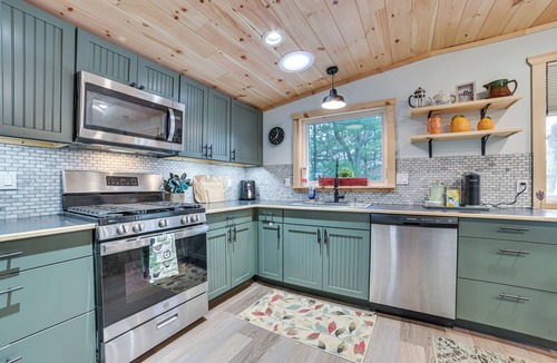 Herron Cottage | Lake Access & Dock: Remote Mio-Area Cottage