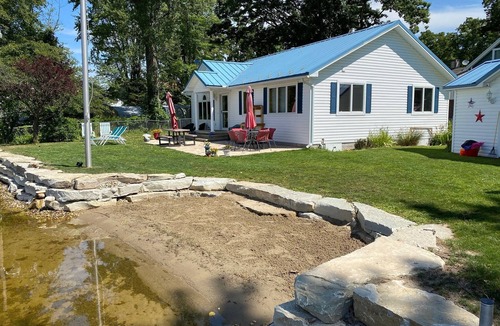 Putnam Township House | Lake Front Blue Turtle Cottage on Patterson Chain of 7 Lakes 3BR, 1.5BA