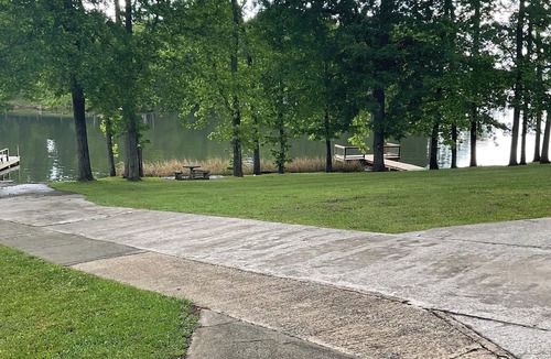 Decatur House | Lake home on Chickamauga Lake/Tennessee River.nDriveway leads to boat ramp.