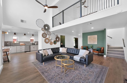 Indian Shores House | Lake Houston sunset and skyline views. Two primary suites downstairs.