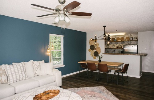 Six Mile House | Lake Keowee-Dock Access-Pool-Views-Clemson 15min