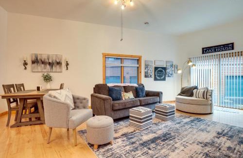 Minocqua Apartment | Lake Minocqua Condo with Shared Fire Pit!