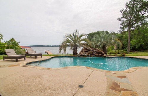 Berryville House | Lake Palestine's Best Property for Vacations, Reunions, Events, Get-Aways!