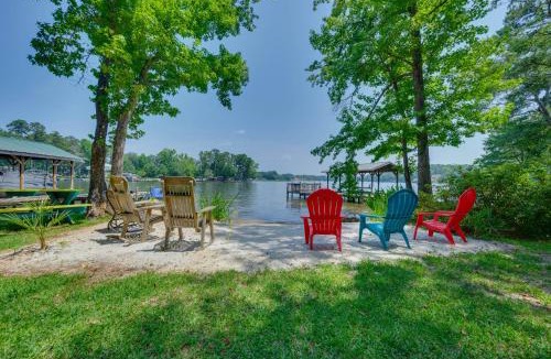 Eatonton House | Lake Sinclair Crooked Creek Cottage with Fire Pit!