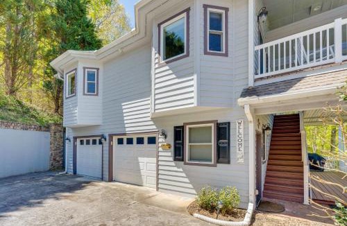 Hiawassee Apartment | Lake-View Condo with Covered Deck in Hiawassee!