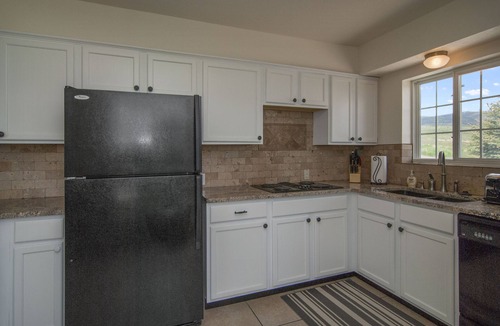 Garden City House | Lake views! Walk to shakes! Lots of space for everyone!