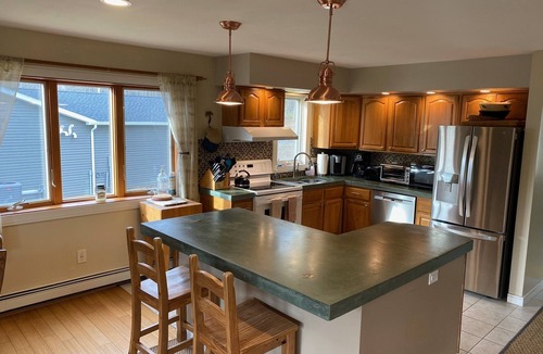 Treasure Lake House | Lakefront, 4br, 4Ba, Huge Yard and Patio, Docks, Private HOT TUB - sleeps 14+