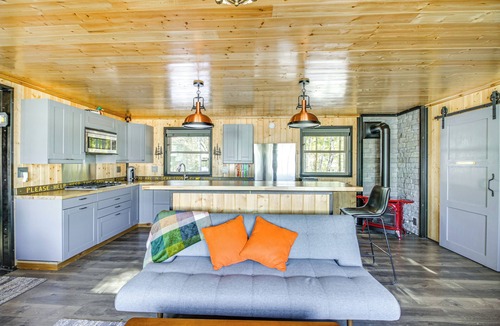 Tower Cabin | Lakefront Cabin on Lake Vermilion: Dock, Boat Lift