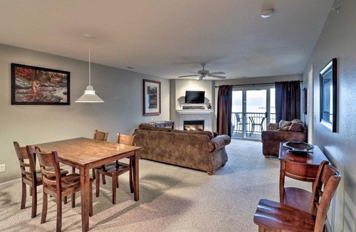 Camdenton Apartment | Lakefront Camdenton Condo with Screened Porch!