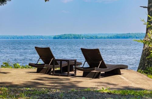 Phelps House | Lakefront Phelps Cabin with Boat Dock and Water Toys!