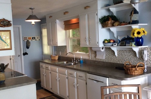 Skaneateles Cottage | Lakefront property close to town. Spectacular views and location.