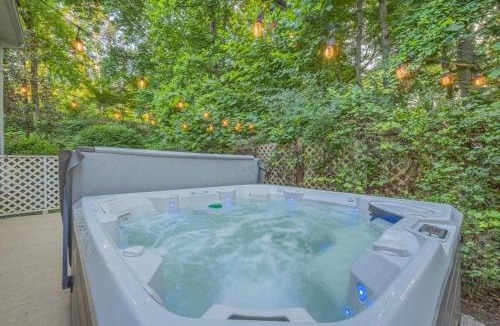 Toccoa House | Lakefront with Dock and Hot Tub