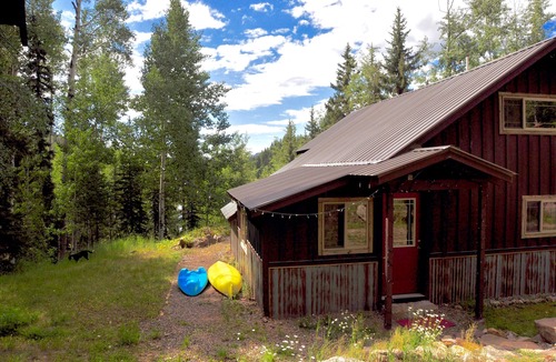 Columbine Lake Cabin | Lakeside Adventurer's Cabin
