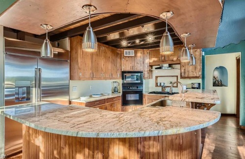 Jonestown House | Lakeside Cabin Spacious Patio/Treehouse Sleeps 12
