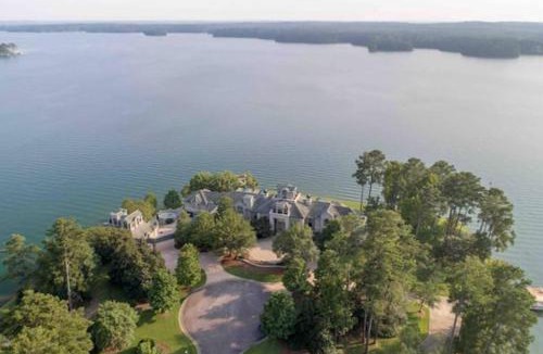 Alexander City Villa | Lakeside Grande Villa