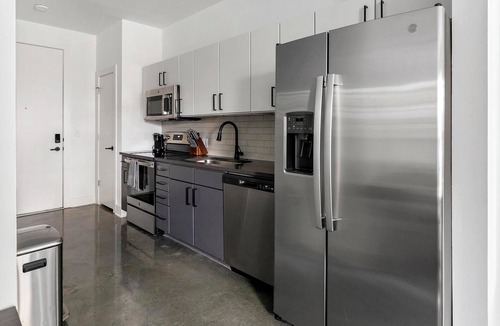 Eighth Avenue Apartment | Landing at Standard Assembly - Studio in South .