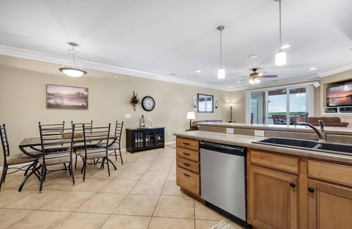 Osage Beach Condo | Lands' End V.I.P. 3 Suite Condo - Near Outlet Mall - Elevator, Wi-Fi, Water Park