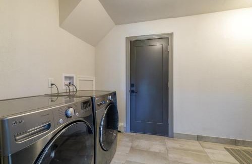 Grand Junction House | Large 4 Bedroom Home with Hot Tub and Fenced Yard - NO XTRA FEES!