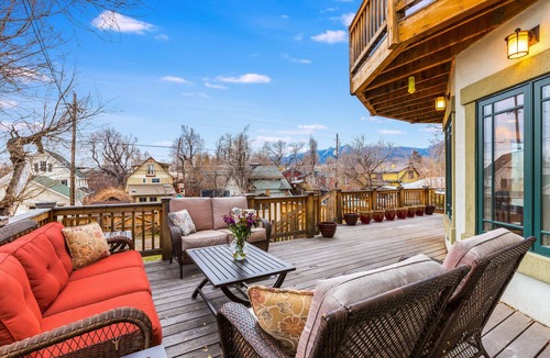 Whittier House | Large Comfortable home with Flatiron views