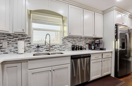 El Paso Apartment | Large Cozy Home Sleeps 10 near UTEP, Hospitals and Downtown