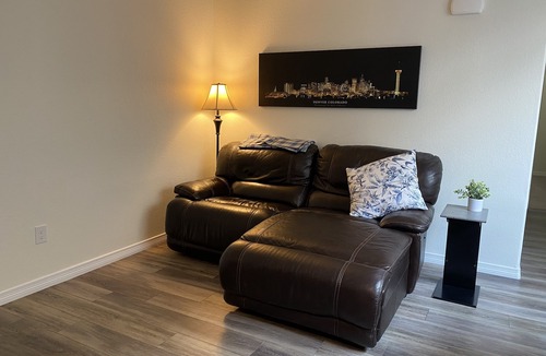 Parker House | Large Guest Suite. Private Exterior entrance! Self check in! En-suite W/D