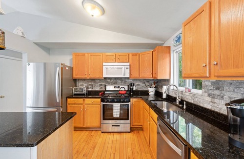 Bonnet Shores House | large home in Bonnet Shores with central AC