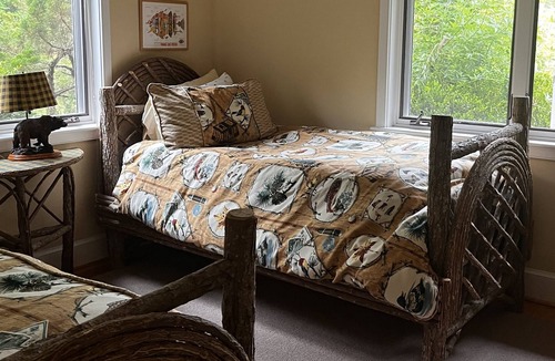Washington House | Large, immaculate guest house on 75 stunning acres w/7 acre lake. Pet friendly.