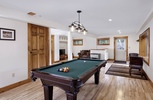 Keene Cabin | Large Log Cabin in the Heart of the ADKS