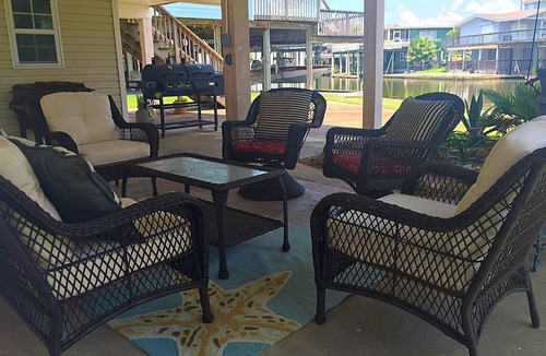 Jamaica Beach House | Large Panoramic Water View at Canal Crossing!
