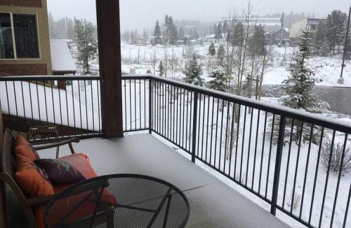 Winter Park Apartment | Large Winter Park Condo overlooking Hideaway Park!