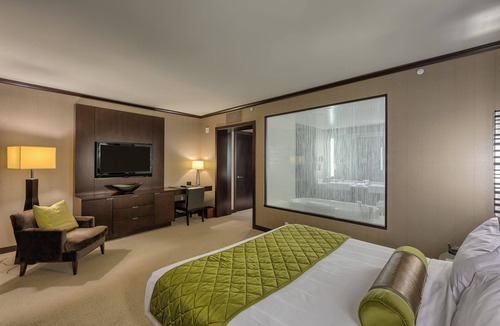 Las Vegas Strip Apartment | Largest Penthouse @ Vdara ! 2 BR/Ab Fab 270 ° Strip Views! Sleeps 7! 47th Flo