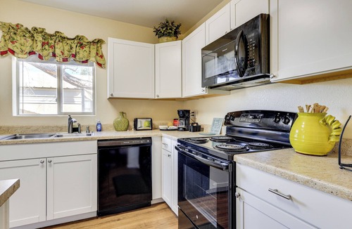 Las Cruces Cottage | Las Cruces Home w/Fenced Yard: Recently Remodeled