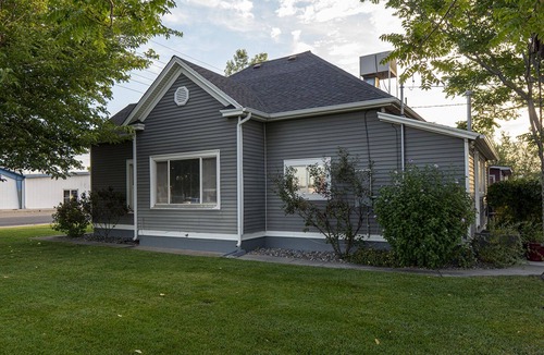 Grand Junction House | Launch your Colorado adventures – Historic Downtown convenience