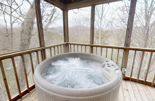 Gatlinburg - Pigeon Forge House | Lazy Bear Cabin Cabin