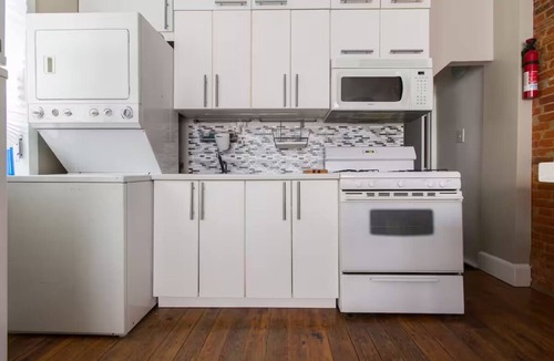 Fishtown Apartment | Le Chic Studio with W/D, AC, Private Patio, and fast WiFi in superb Fishtown