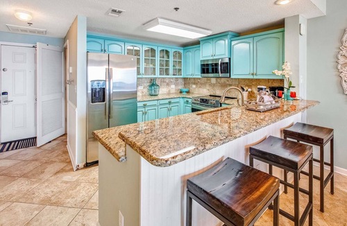 Fort Walton Beach - Destin Condo | Leeward Key 805 King Bed and two twin Beds, Beach Service and spactacular views