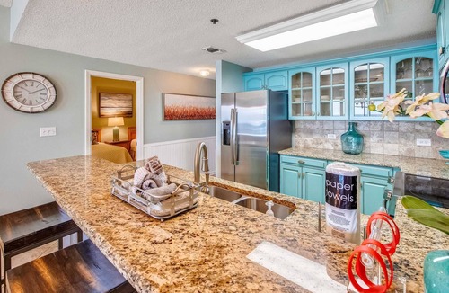Fort Walton Beach - Destin Condo | Leeward Key 805 King Bed and two twin Beds, Beach Service and spactacular views