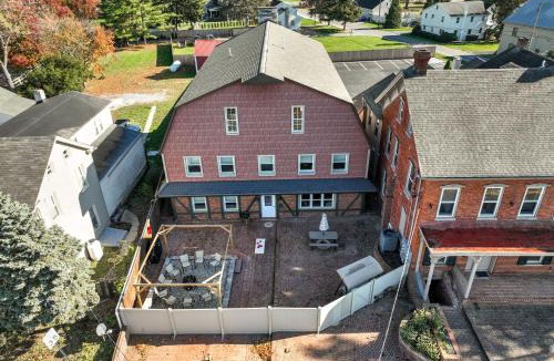 Witmer Apartment | Legacy Manor 13 bedrooms Sleeps 26