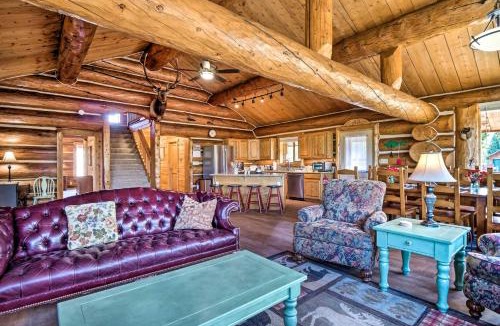 Grand Lake House | Less Than 1 Mi to Lake Granby Log Cabin with Fire Pit