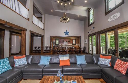 Waterfront Greens House | Let the Good Times Roll