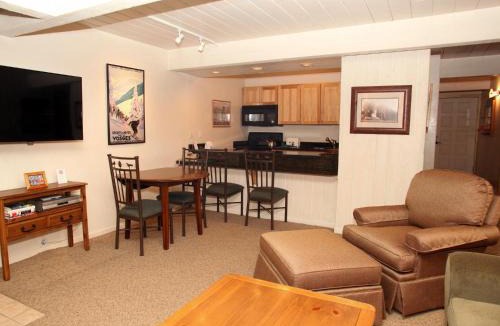 Aspen House | Lift One Condominiums - 1, 2, 3 Bedroom Units Adjacent To Downtown Aspen