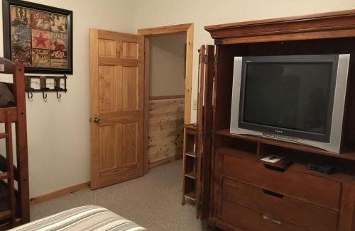 Necowa Cove House | Light's Mountain Lake Overlook