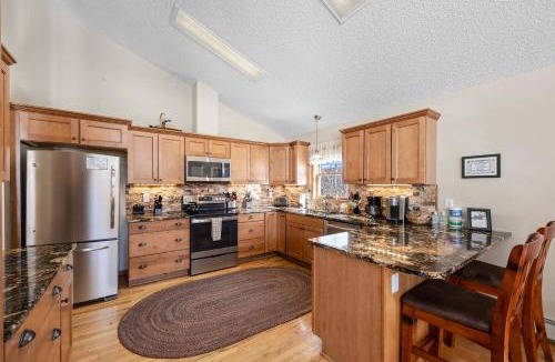Estes Park House | Lily Mountain Lodge - Amazing Mountains Views, Private Hot Tub, Great Location