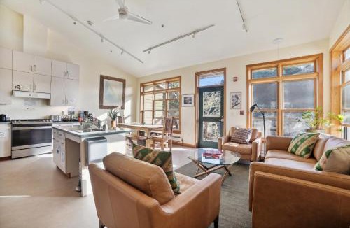 Point Reyes Station Hostel | Limantour Lodge