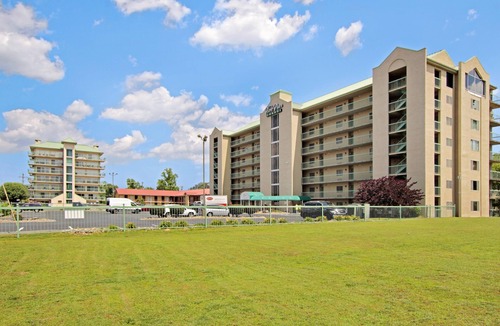 Pigeon Forge Condo | Little Pigeon River 309 1BD Condo with River View Private Balcony by RedAwning