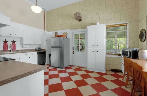 Spring Branch House | Live Oak Ranch - Swimming Pool Property with Sleeping for 20!