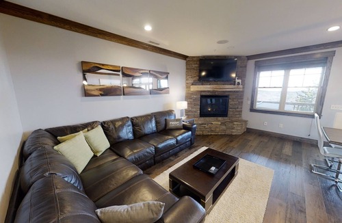 Snowshoe House | Lively 8BR Mountain Home perfect for groups! by RedAwning