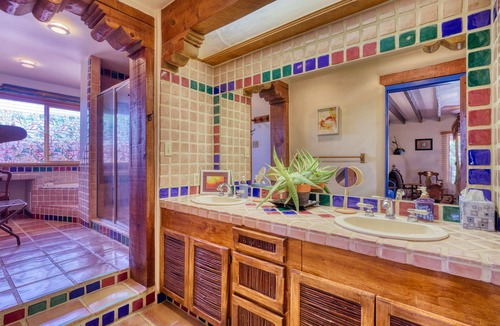 Alamedan Valley Bed & Breakfast | Loba Luna Bed & Breakfast