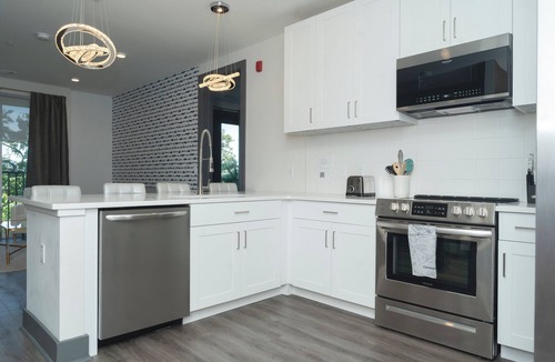 Rolling Mill Hill Condo | Local Host Dwntwn 2BD, 2BA Luxurious Condo Great Amenities & proximity anywhere