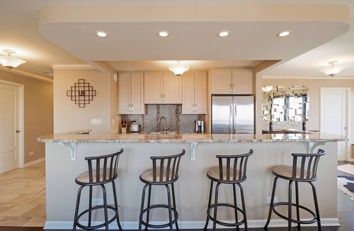 Near North Side Condo | LOCATION! 2b/2b Condo, 51st Floor AMAZING Views, Pool and other Amenities!